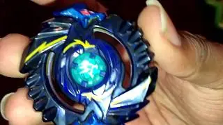 Beyblade Burst Evolution Regulus R3 Unboxing and Test Battles!
