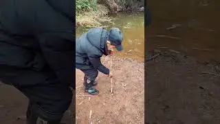 Amazing Survival Skills: Innovative Method of Fishing Through Ice in Extreme Winter