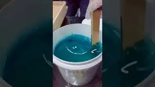 Turquoise Rivertable using Majestic Chemicals Liquid Marble Crystal 💜 #epoxy #epoxyresin #resin #art