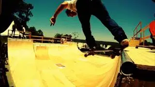 Pu&ntilde;o Arriba Clip 12