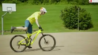 Mountainbike &ndash; Fahrtechniken: Seitlich auf-/absteigen (Wettkampfform)
