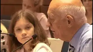 10yo Molly Steer helps convince Cairns Council to phase out plastic straws