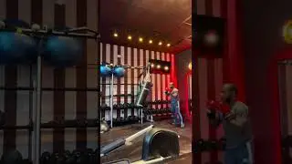 Boxertainment  🏋️&zwj;♂️ 🥊 #boxing #entrertainment #shoulders #training #core #strength