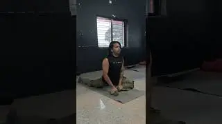 Stretching before gym workout 💪🏻