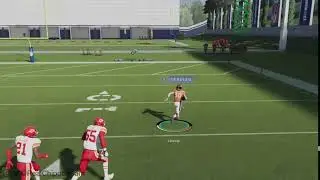 Madden 21's Best Trick Plays - Shotgun Bunch: Fake Reverse