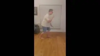 010 Playing the P'i Pa with Brush Leg and Right Hand Push