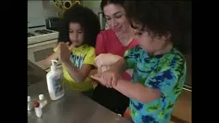 Noggin Presents: Elmo's Thinking About Skin (Elmo's World)