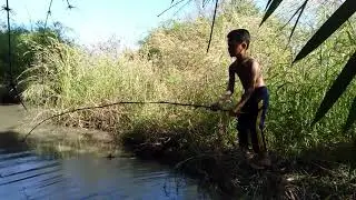 Let's see the children fishing in the streams near the village together   part 1