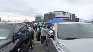 49ers-Eagles NFC title game subway/tailgate scene