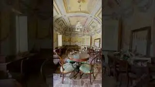 Abandoned Italian villa beautiful decorated with frescoes #abandonedplaces #urbex #lostplace