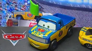 2025 Mattel Disney Cars Dexter Hoover with Green Flag Piston Cup Official