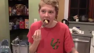 Eggs! (Clueless cooking episode #1)