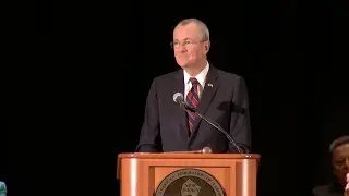 At union convention, Murphy holds steady on tax increase proposal
