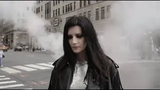 Laura Pausini - NON SONO UNA SIGNORA (Official Visual Video)