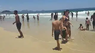 Walking in Copacobana 