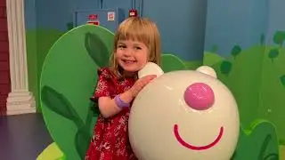 Emily op bezoek bij Peppa '23