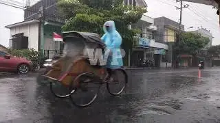 Traffic Noise Suara Hujan di Jalanan Kota || Urban Ambience Real Recording