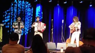 Italian Bluegrass Group Sings Traditional Song and SLAYS