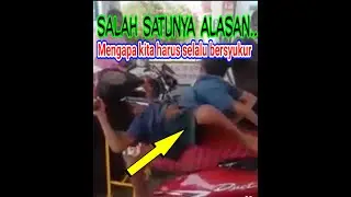 Anak kembar Siam ahli naik motor
