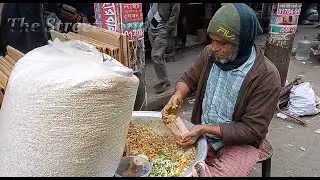 Inilah pedagang kaki lima di India - Jualan Nasi Sendok nya Pake Tangan