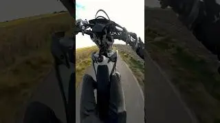 #ktm #ktmexc250 #ktm2stroke #2stroke #2strokesound #supermoto #wheelie #asmrKTM SUPERMOTO WHEELIE🔥