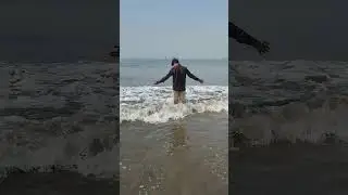 My first short at #juhubeachmumbai #iitbombay #moodindigo #juhu #mumbai #beachvibes #walking