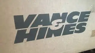 TRIUMPH STREET TWIN 2019 STOCK vs VANCE & HINES EXHAUST