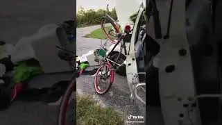 How Bahamians be when you hit their car