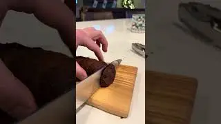 Вырезка из оленины, приготовленная в коптильне! #охотанаоленей #охотничьялиханаприроде #приготовл...