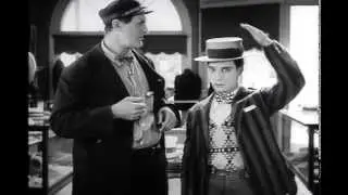 Buster Keaton - The hat (Steamboat Bill, Jr - 1928)