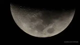Mesmerizing Close-Up of the Moon with Canon M50 Mark II
