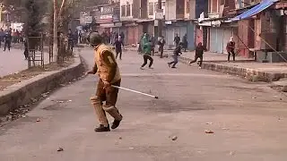 Kashmir: intense clashes between police and protesters