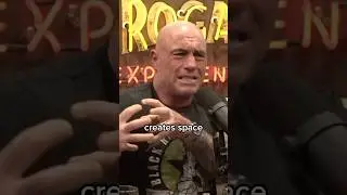 Hanging for shoulder health (Joe Rogan) #shouldermobility