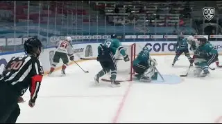 Azevedo feeds Petrov with huge assist