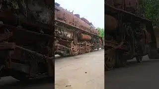 Scrapped internal combustion locomotive- Good tools and machinery make work easy