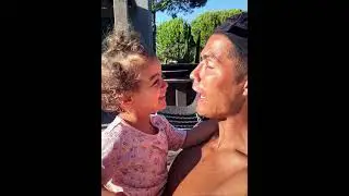 Ronaldo imitates his daughter..😁😂