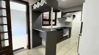 CASA COM 3 DORMIT&Oacute;RIOS &Agrave; VENDA EM EST&Acirc;NCIA VELHA | &Aacute;REA TOTAL DE 164m 