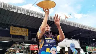 Amazing acrobatic pizza making skills!!!Cheap and delicious pizza in Thai traditional market!!!