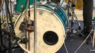 KickMic EV RE20 vs AKG D12