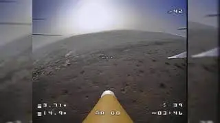 FPV дрон-камикадзе атакует бронетехнику противника, декабрь 2022.