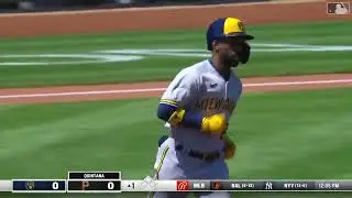Andrew McCutchen HOMERS ON THE FIRST PITCH OF THE GAME | Brewers @ Pirates 4/28/2022