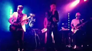 Across The Wire - Moderne Man LIVE