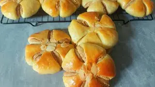 Roti isi Selai Kacang