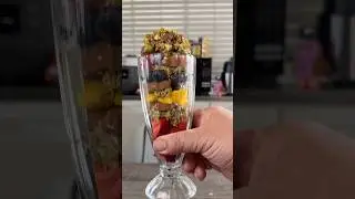 Dubai chocolate everything #dubaichocolate #dubaifruitcup #yummy #easyrecipe #tasty #foodie #dessert