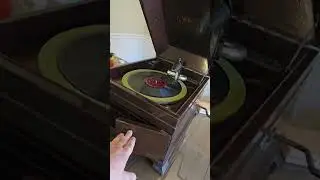 Victoria record player