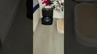 Roomba j7+ emptying its own dustbin - LOUD!