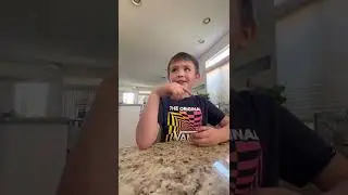 MaverickAwesome tries Peanut butter and Jelly Soda!