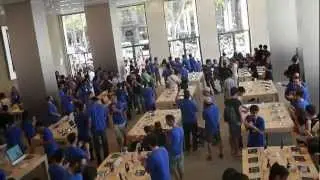 Apple Store Passeig de Gr&agrave;cia Opening Day Entrance and Walkthrough