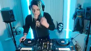Anna Kee Hammering techno minimix