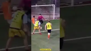 CANETOU AT&Eacute; O GOLEIRO!!! #futebol #messi #canetou #neymarjr #ronaldoskills #ronaldinho